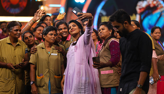 Aishwarya Rajesh with Women Auto Drivers