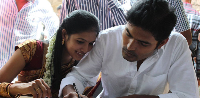 Moodar Koodam Navee and Sindhu Reddy