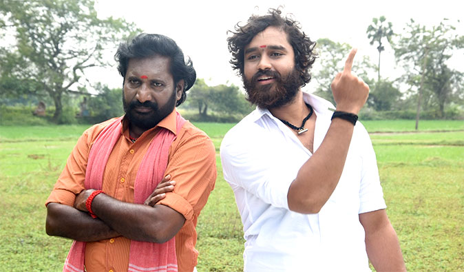 Sooriyanum Sooriyagandhiyum Movie Review 