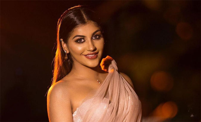 Yashika Anand in Mookuthi Amman