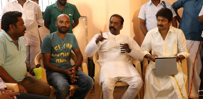 Vairamuthu visits the shooitng sets of 'Kanne Kalaimaane'