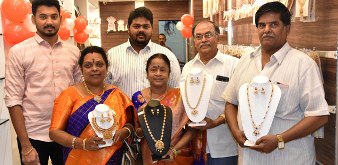 Kalyani Covering launches new showroom in Mylapore