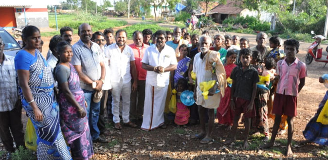 Public Star help Gaja cyclone damage people