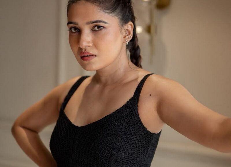 Vani_Bhojan_Stills002