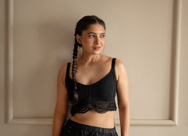 Vani_Bhojan_Stills004